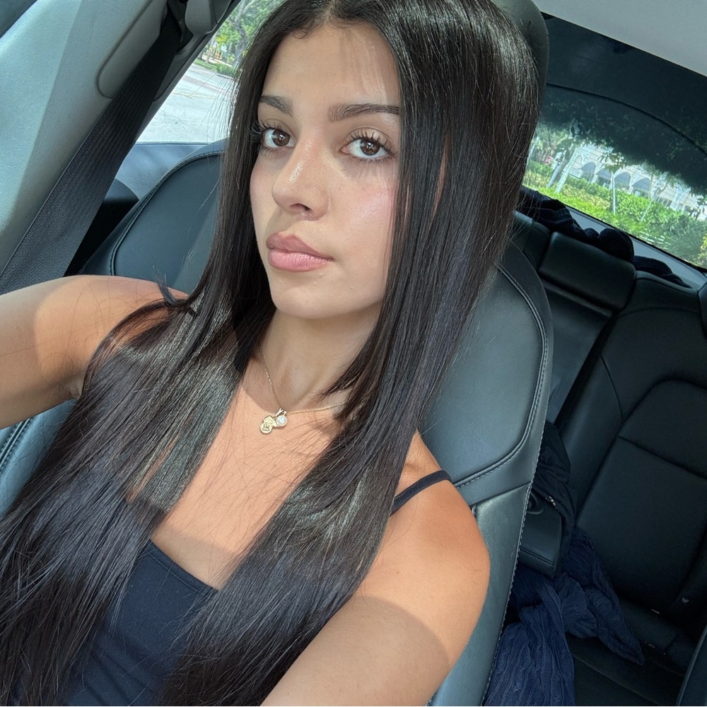 Meet your Posher, julianna